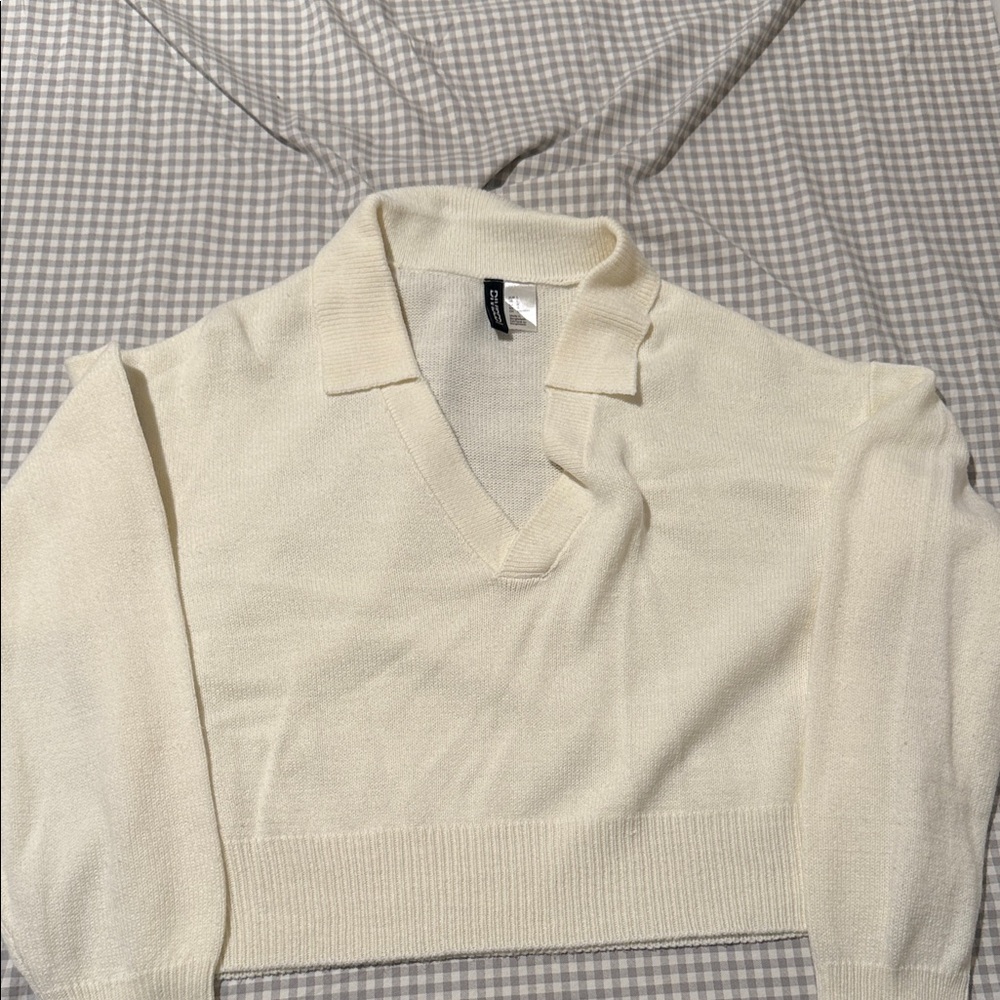 H&M Cream V-Neck Sweater